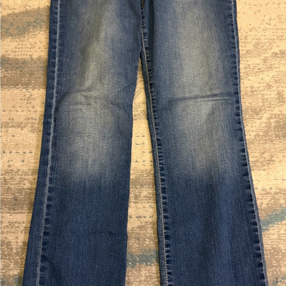 Levi's Women's Straight Leg Blue Jeans 30" waist, 28" inseam